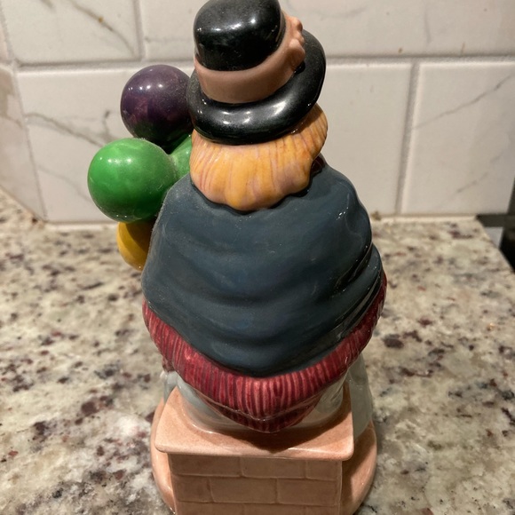 Royal Doulton Figurine - Balloon Girl - Limited 1981 #HN2818 - No blemishes. - Picture 4 of 5